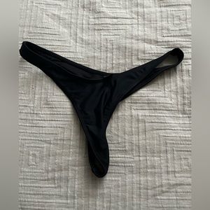 Boutine LA black thong bottom